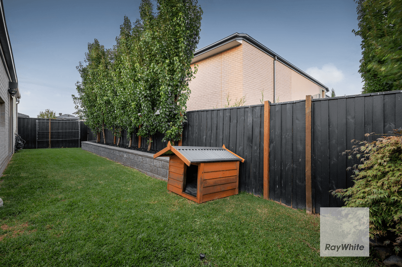 14 Buttercup Drive, GREENVALE, VIC 3059