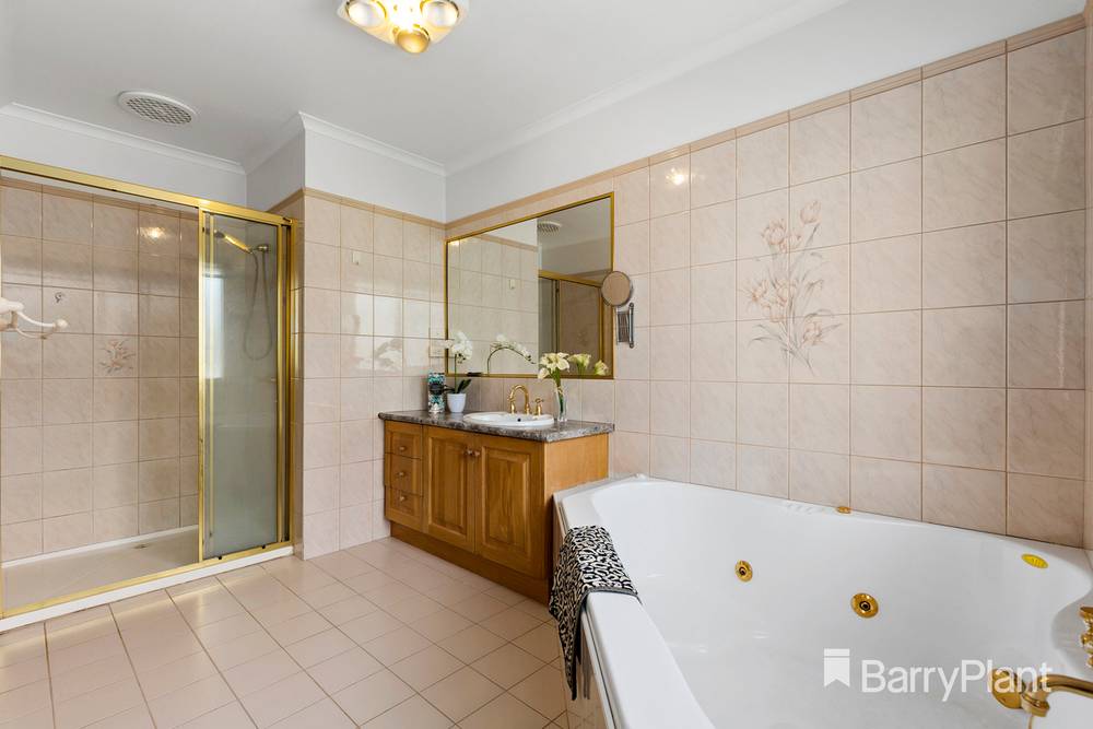 38 Strathconnan Place, Wheelers Hill, VIC 3150