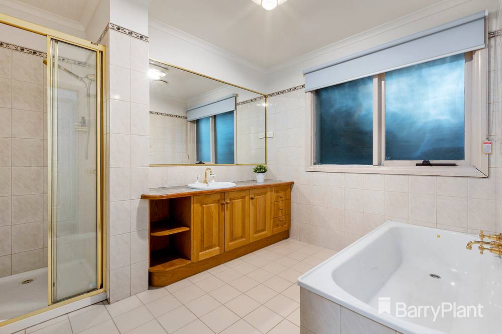 38 Strathconnan Place, Wheelers Hill, VIC 3150
