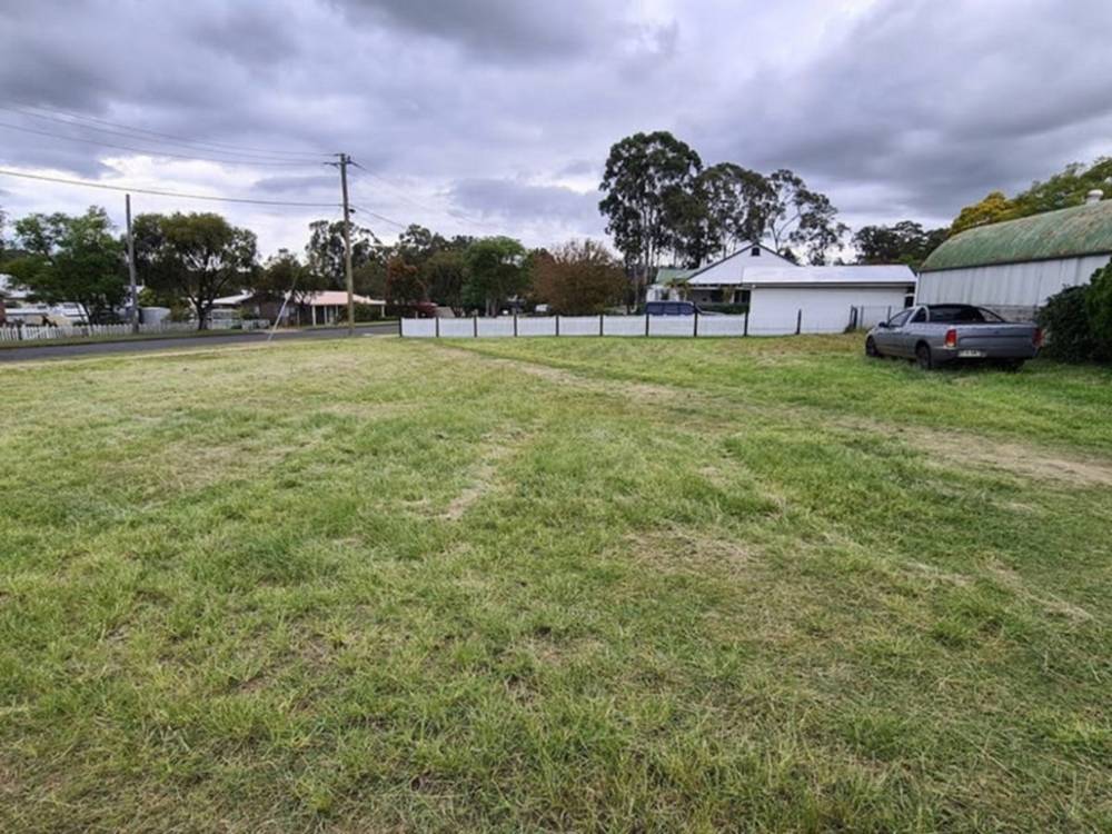 29 Toowoomba Road, CROWS NEST, QLD 4355