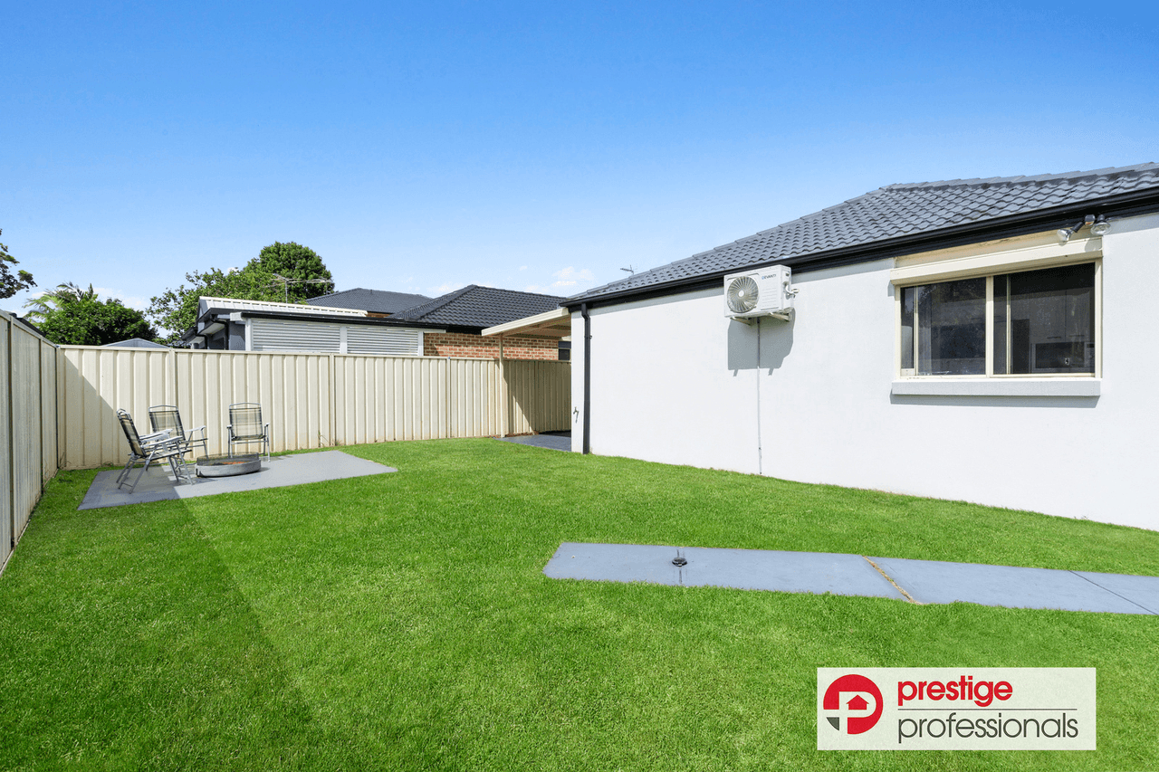 11 Chauvel Avenue, WATTLE GROVE, NSW 2173