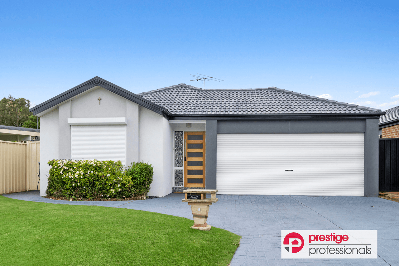 11 Chauvel Avenue, WATTLE GROVE, NSW 2173