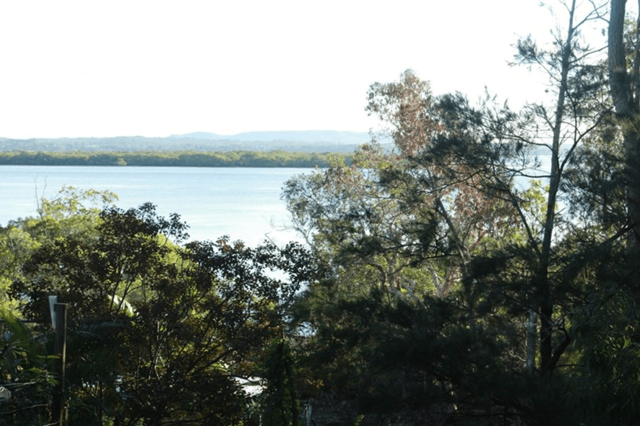33 Coast Road, Macleay Island, QLD 4184