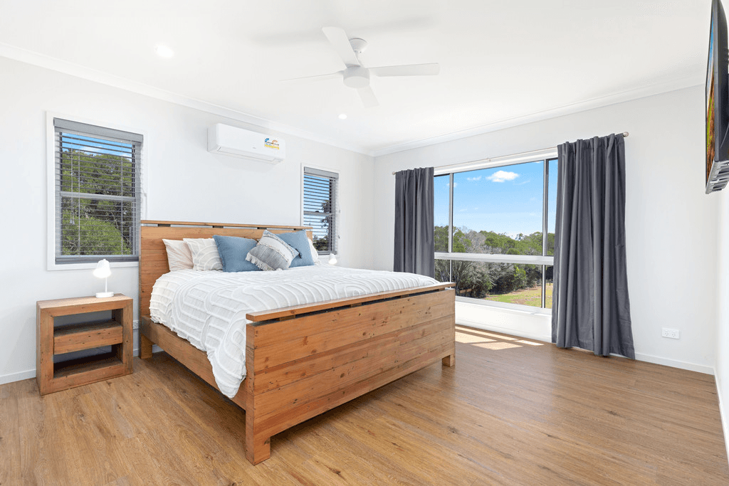 32 HIGHVIEW Drive, CRAIGNISH, QLD 4655