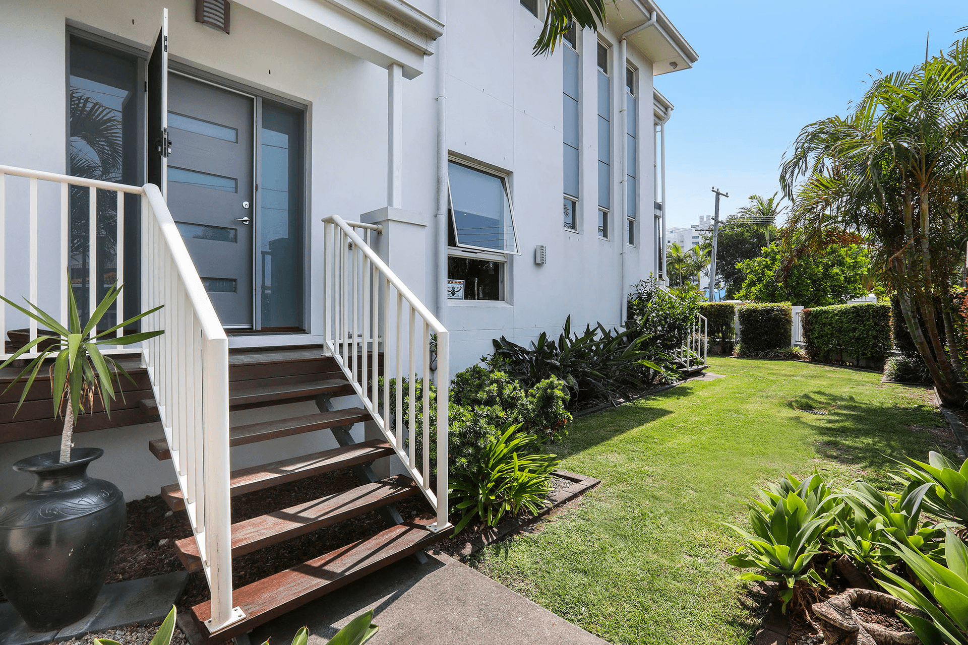 1/28 Huth Street, Labrador, QLD 4215