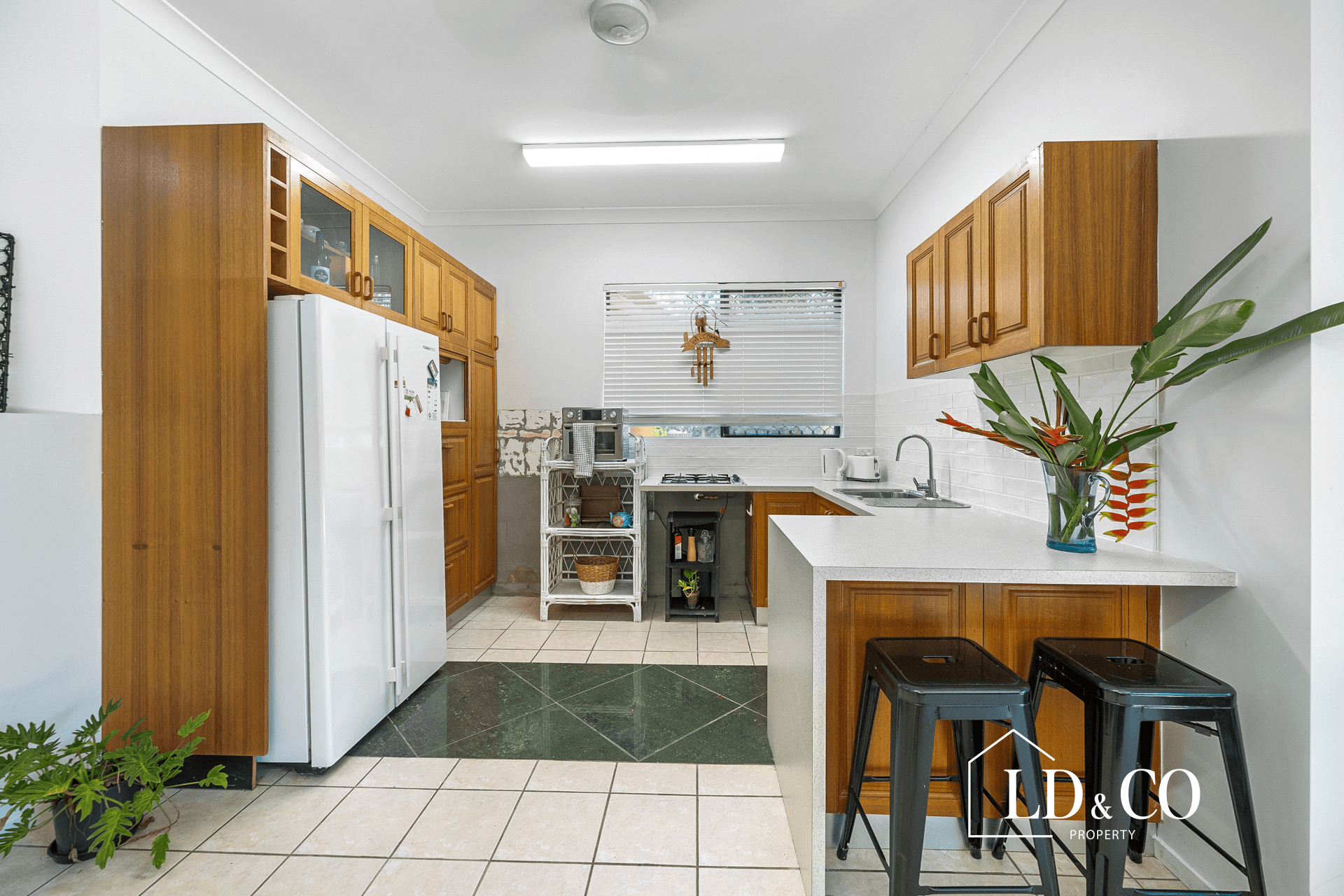 4 Swan Street, SLADE POINT, QLD 4740