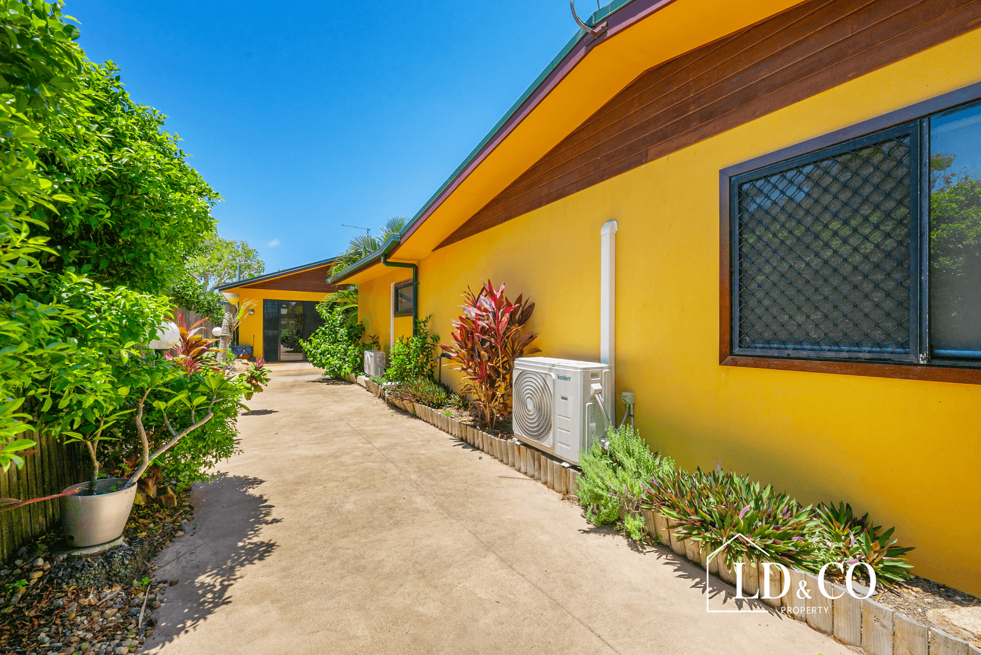 4 Swan Street, SLADE POINT, QLD 4740