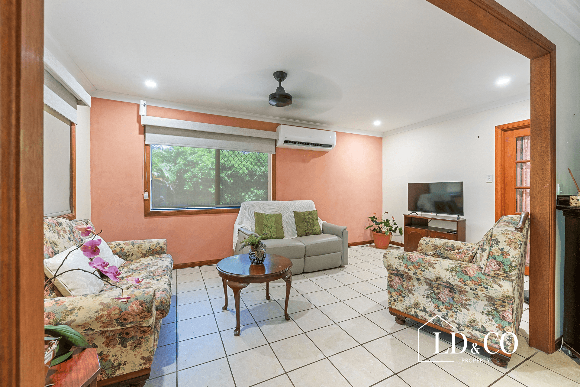 4 Swan Street, SLADE POINT, QLD 4740