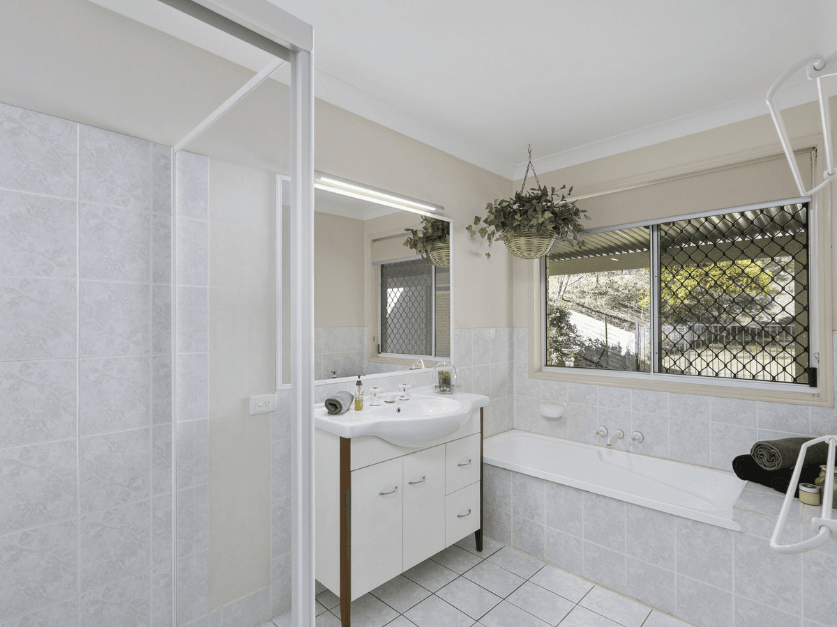 22 Memorial Drive, UPPER COOMERA, QLD 4209