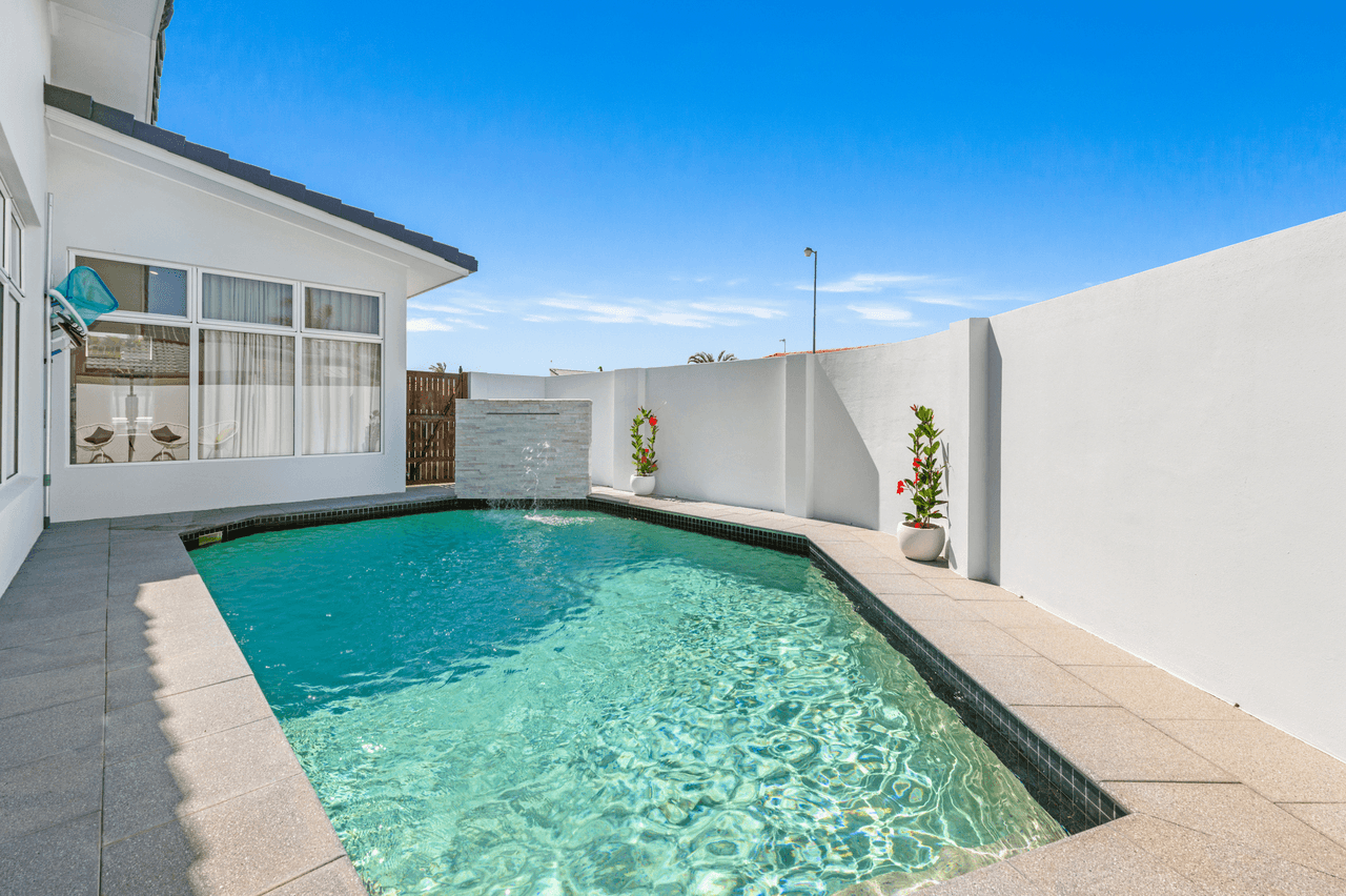 3 Oriole Court, BURLEIGH WATERS, QLD 4220