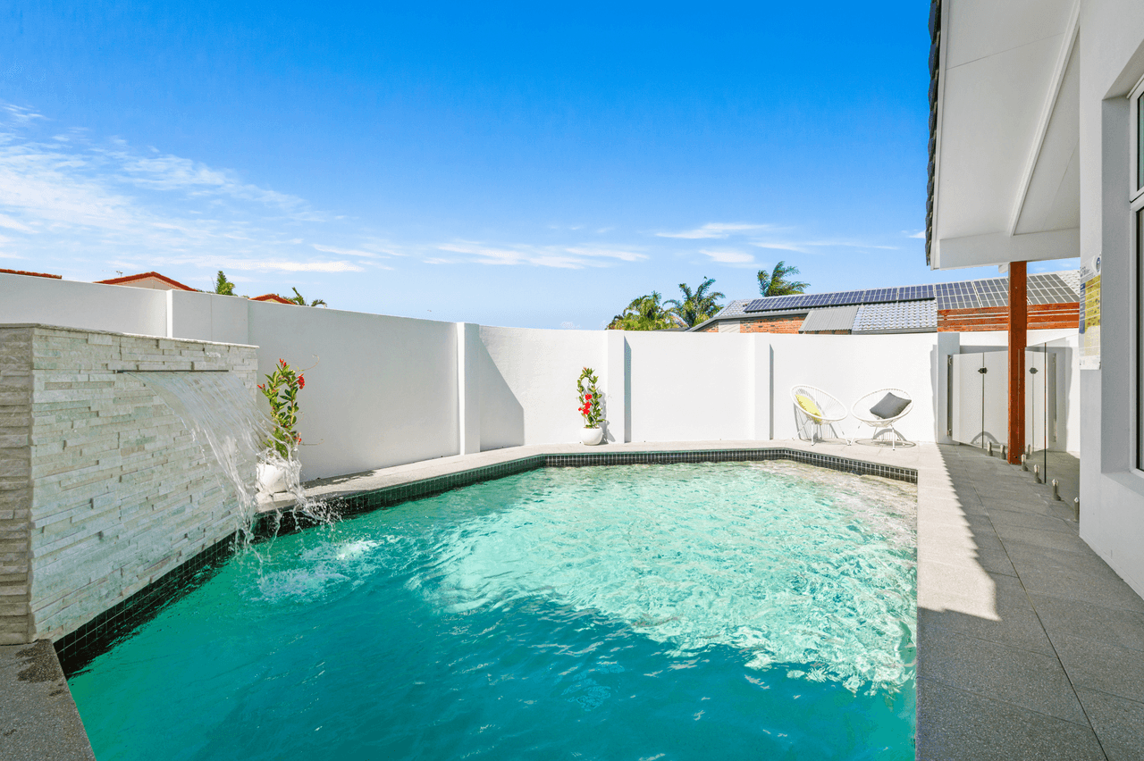 3 Oriole Court, BURLEIGH WATERS, QLD 4220