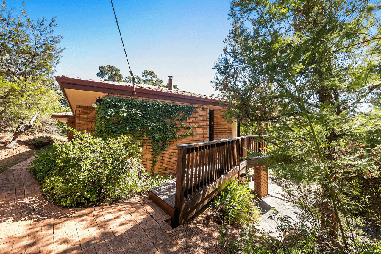 14 Lawley Road, LESMURDIE, WA 6076