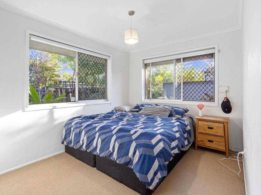 15 Grevillia Avenue, Southport, QLD 4215