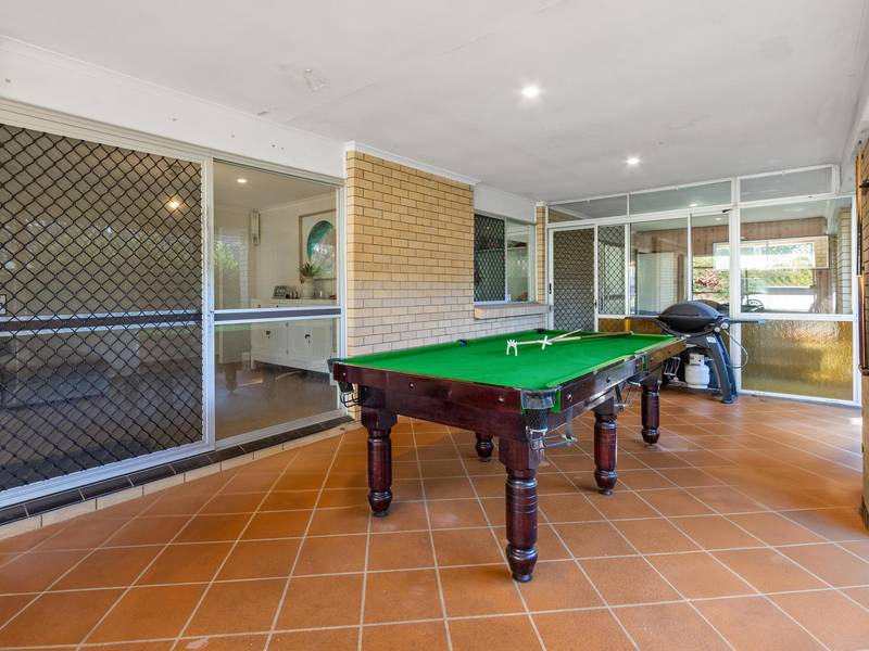 15 Grevillia Avenue, Southport, QLD 4215