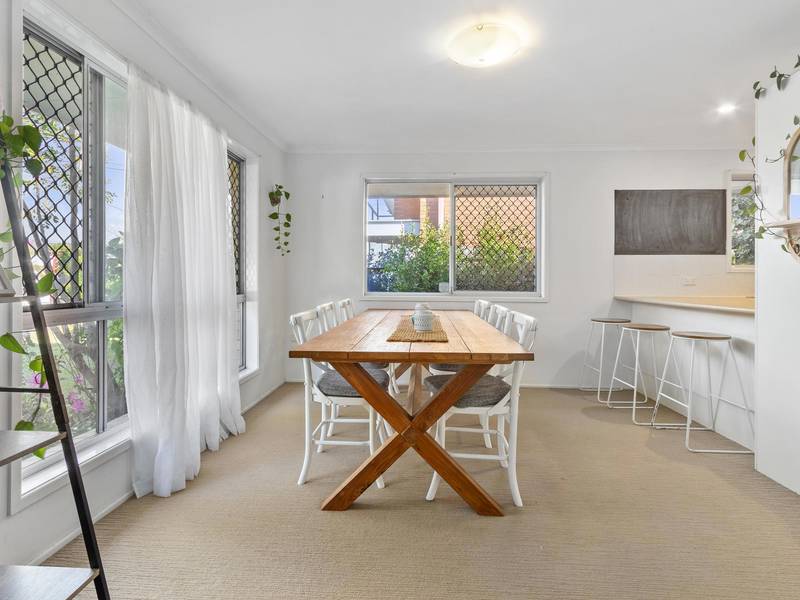 15 Grevillia Avenue, Southport, QLD 4215