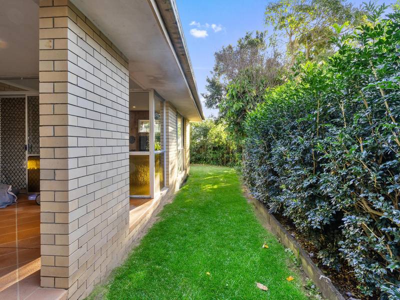 15 Grevillia Avenue, Southport, QLD 4215