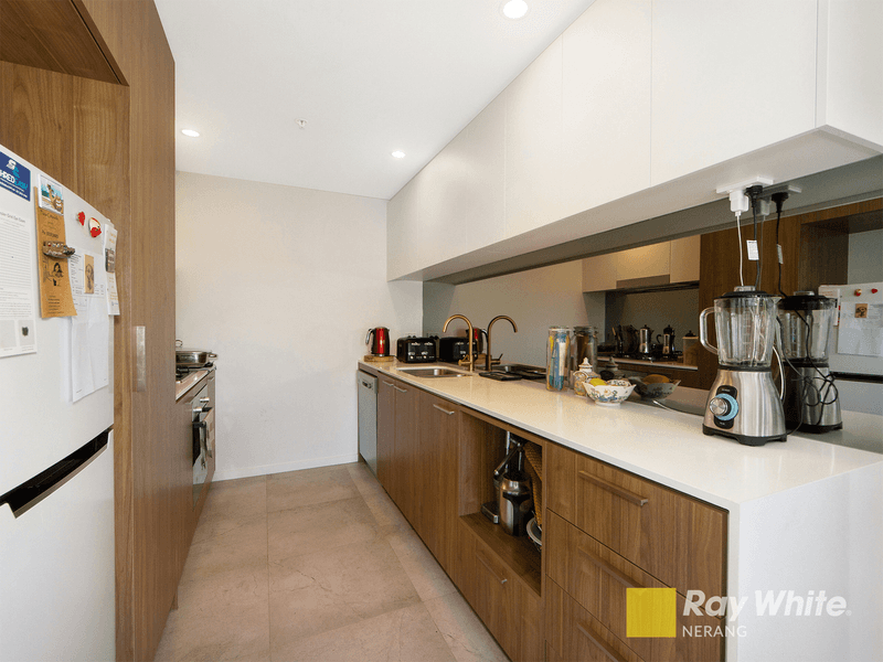 406/372-374 Marine Parade, LABRADOR, QLD 4215