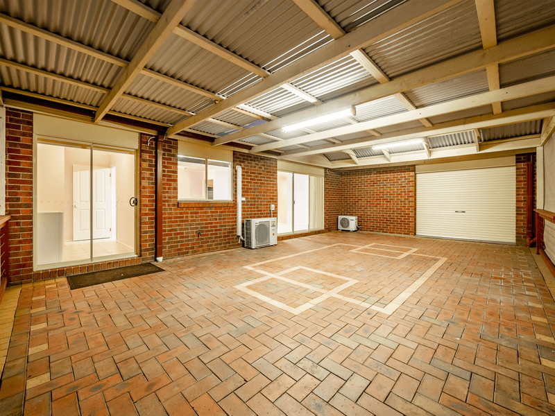 10 Genoa Way, CRANBOURNE WEST, VIC 3977