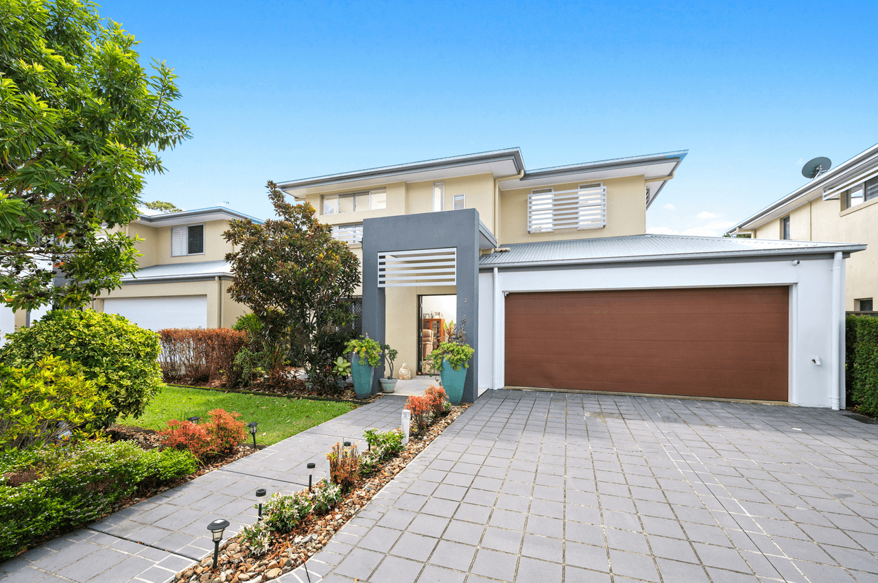 2/411 Oxley Drive, RUNAWAY BAY, QLD 4216