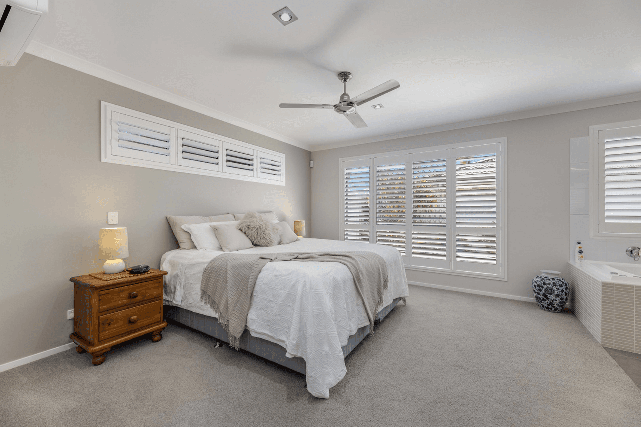 38 Pembroke Avenue, PELICAN WATERS, QLD 4551