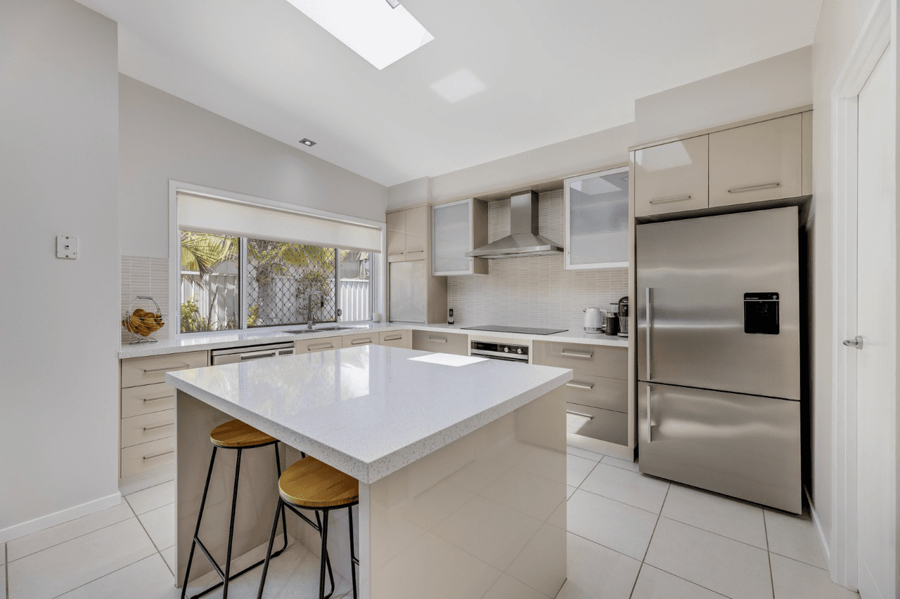 38 Pembroke Avenue, PELICAN WATERS, QLD 4551