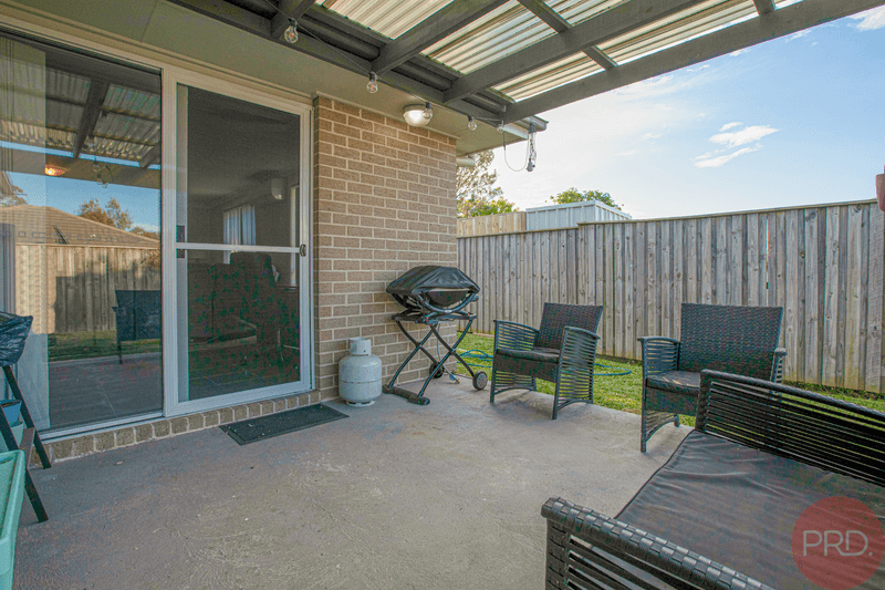 1/25 Redgum Circuit, ABERGLASSLYN, NSW 2320