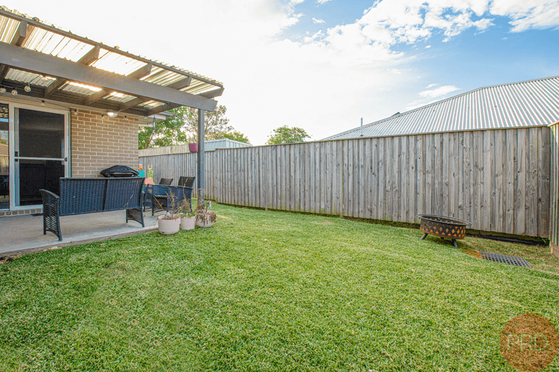 1/25 Redgum Circuit, ABERGLASSLYN, NSW 2320