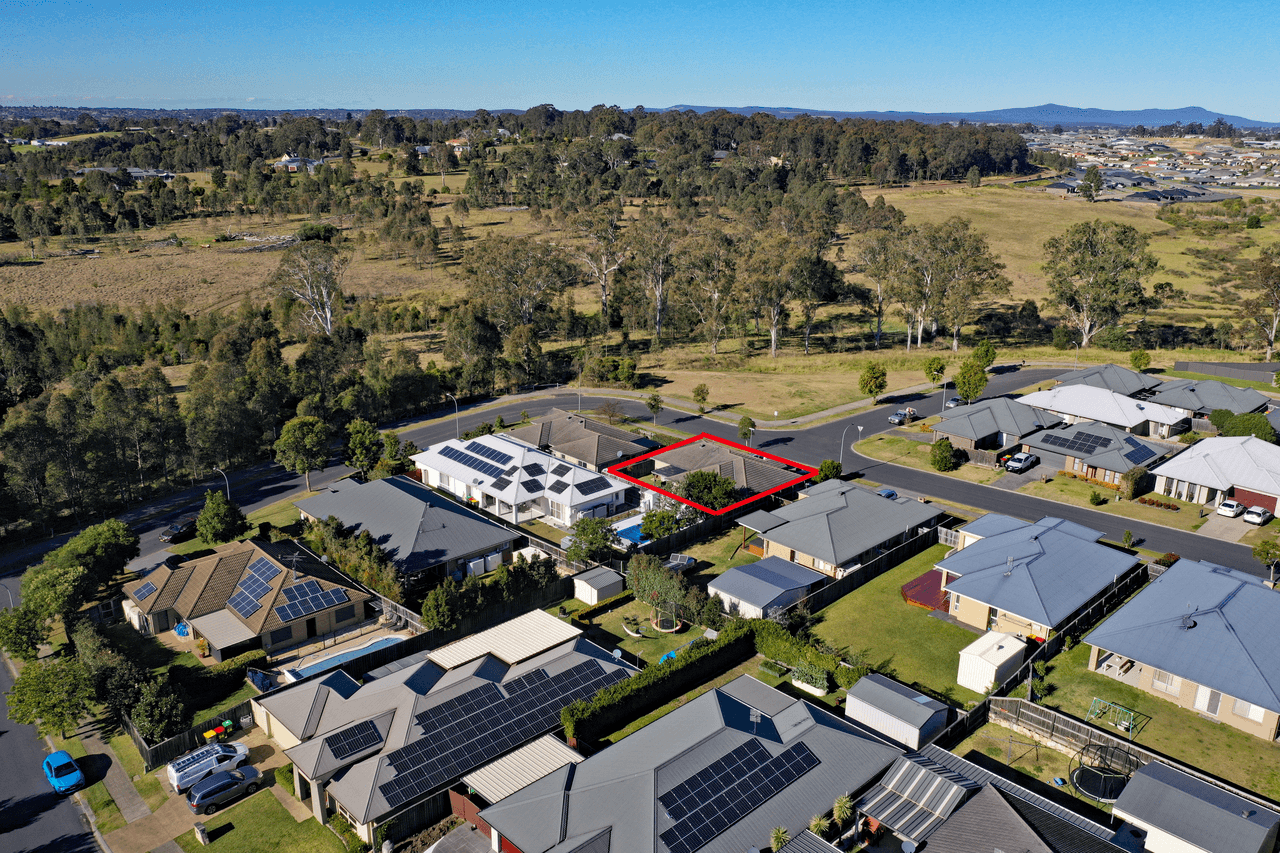 1/25 Redgum Circuit, ABERGLASSLYN, NSW 2320