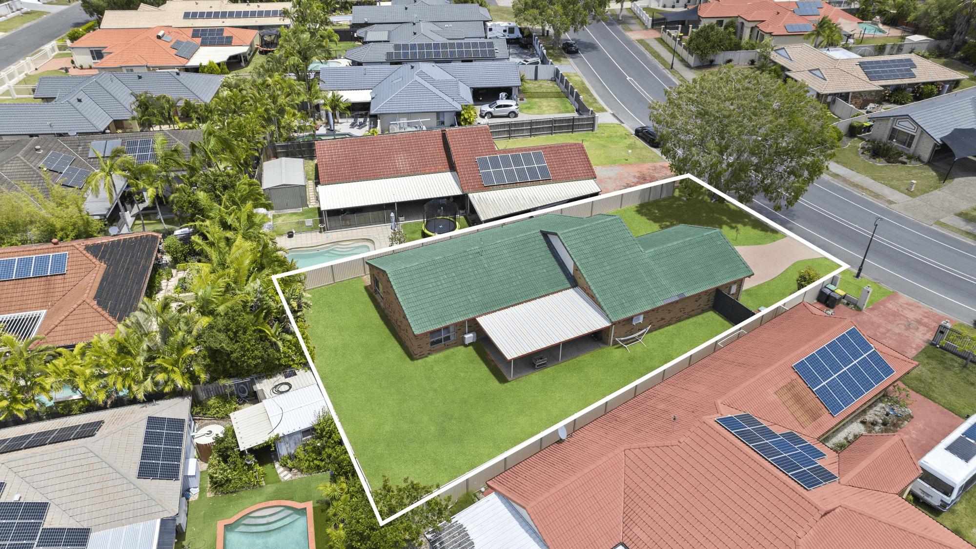 96 Monterey Keys Drive, HELENSVALE, QLD 4212