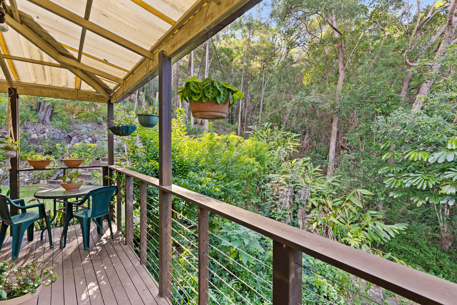 4 Stirling Court, BONOGIN, QLD 4213