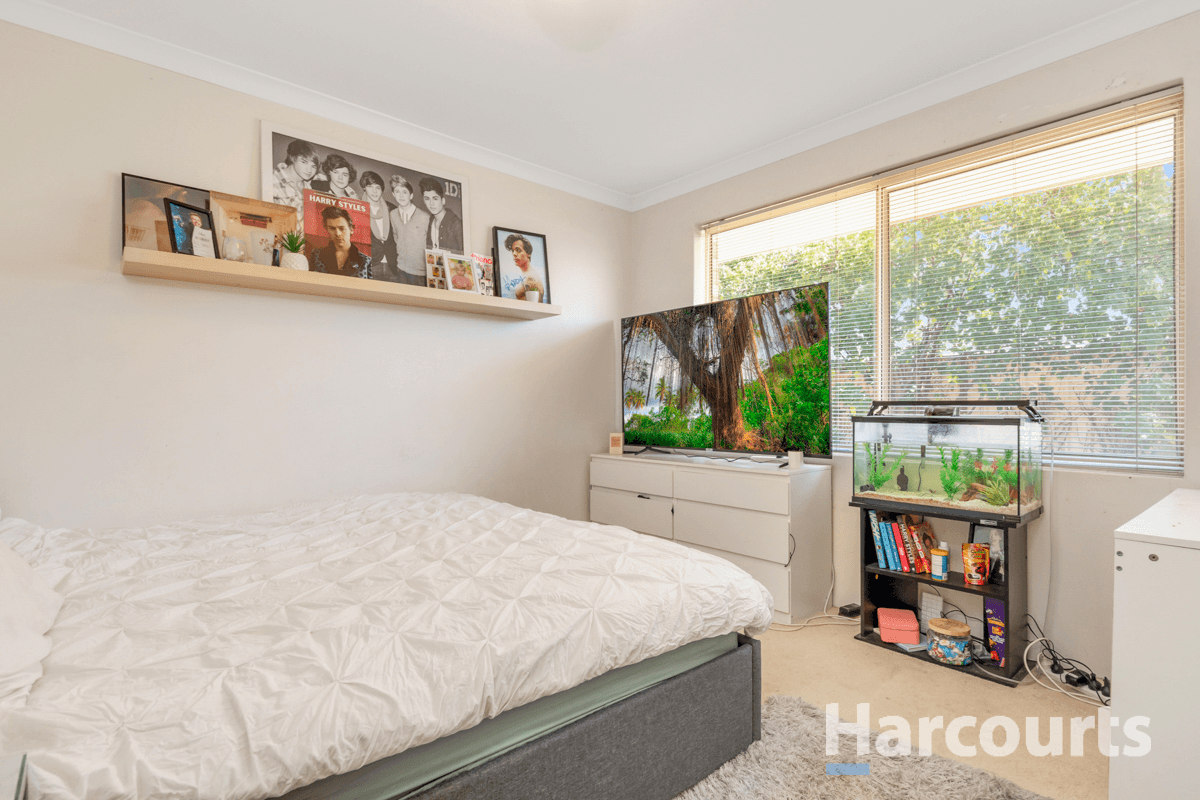 4 Nairana Place, CURRAMBINE, WA 6028