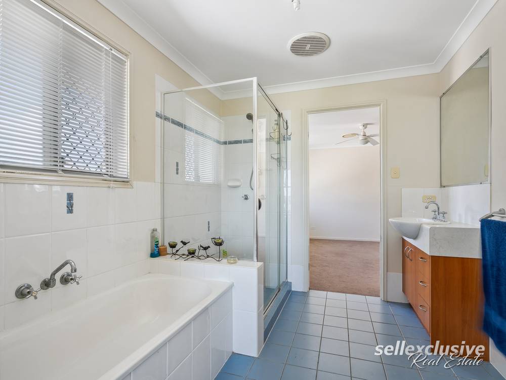221 Endeavour Drive, Banksia Beach, QLD 4507