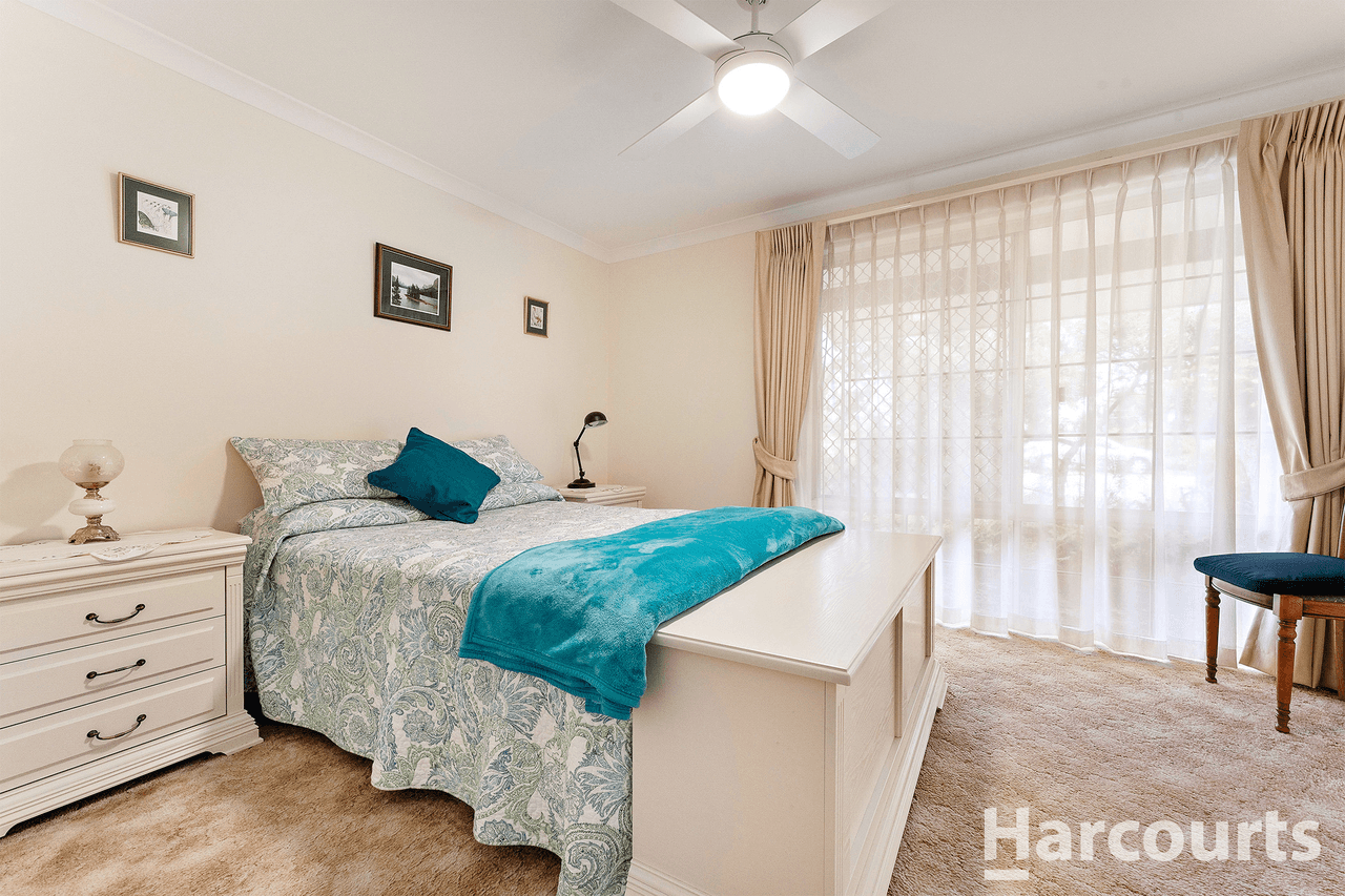 1/3 Fuchsia Place, HALLS HEAD, WA 6210