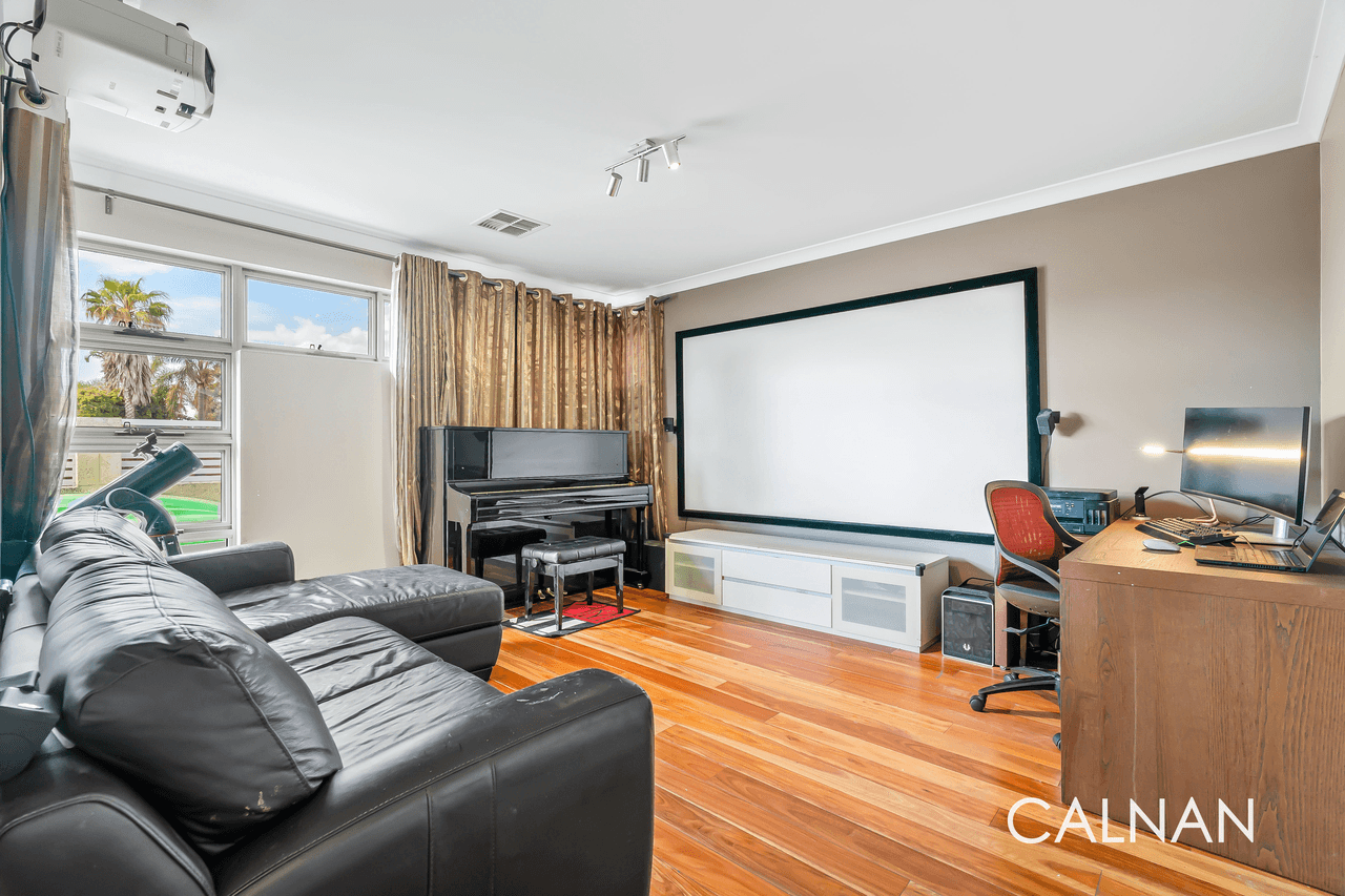 40 Farrington Road, LEEMING, WA 6149