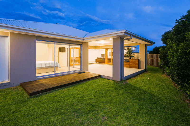 50 Ningaloo Drive, PIMPAMA, QLD 4209