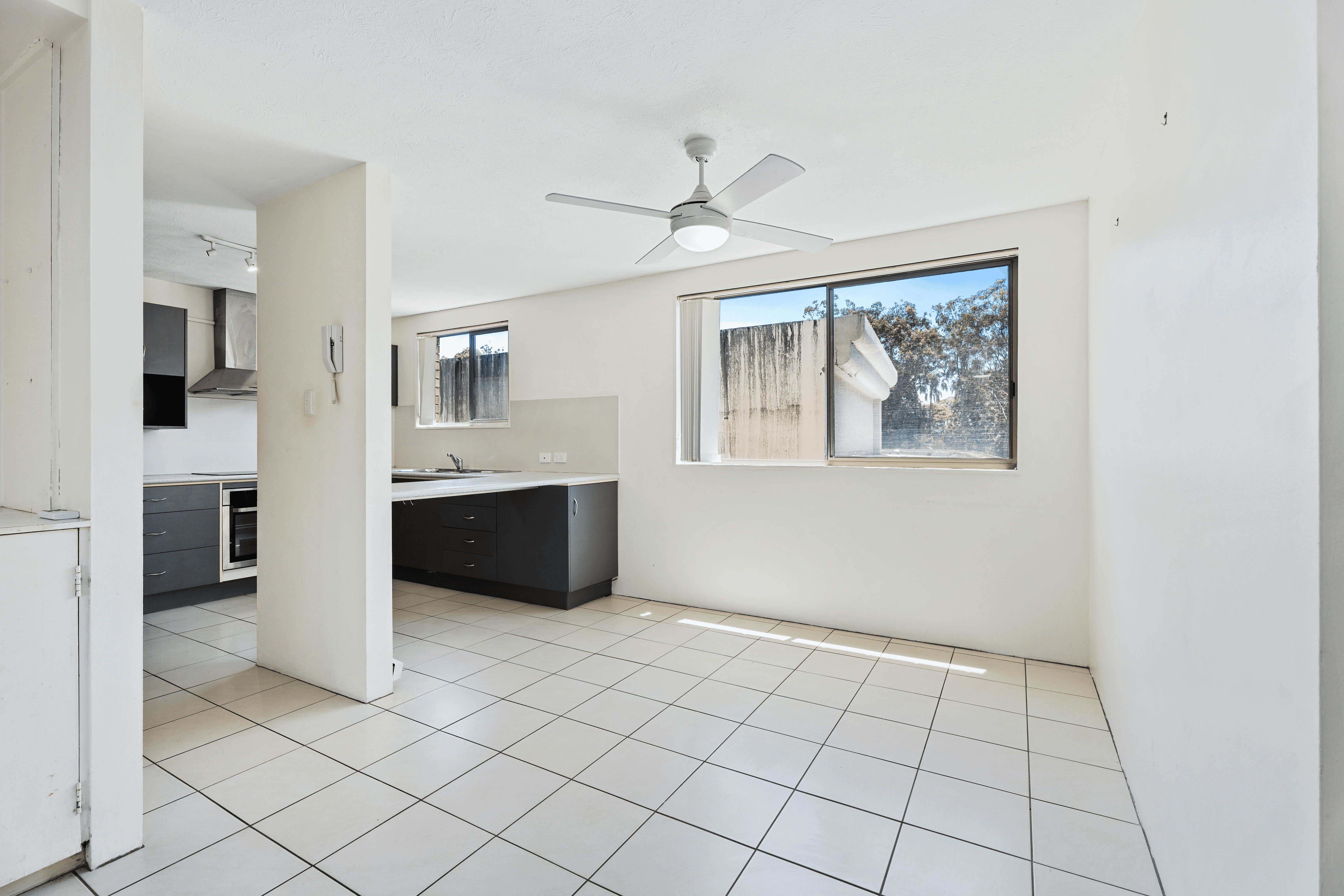 3/16 ROSEWOOD AVENUE, BROADBEACH, QLD 4218