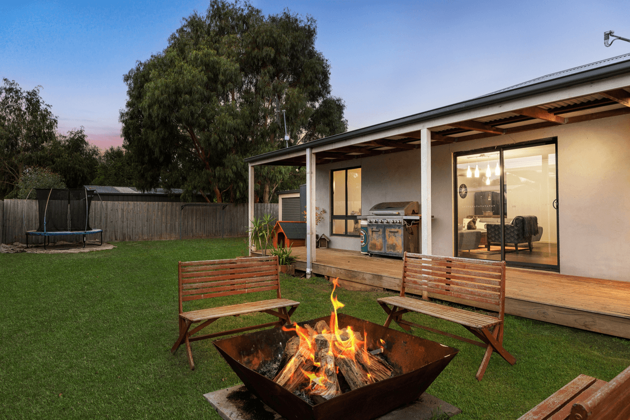 8 Connors Road, LANCEFIELD, VIC 3435