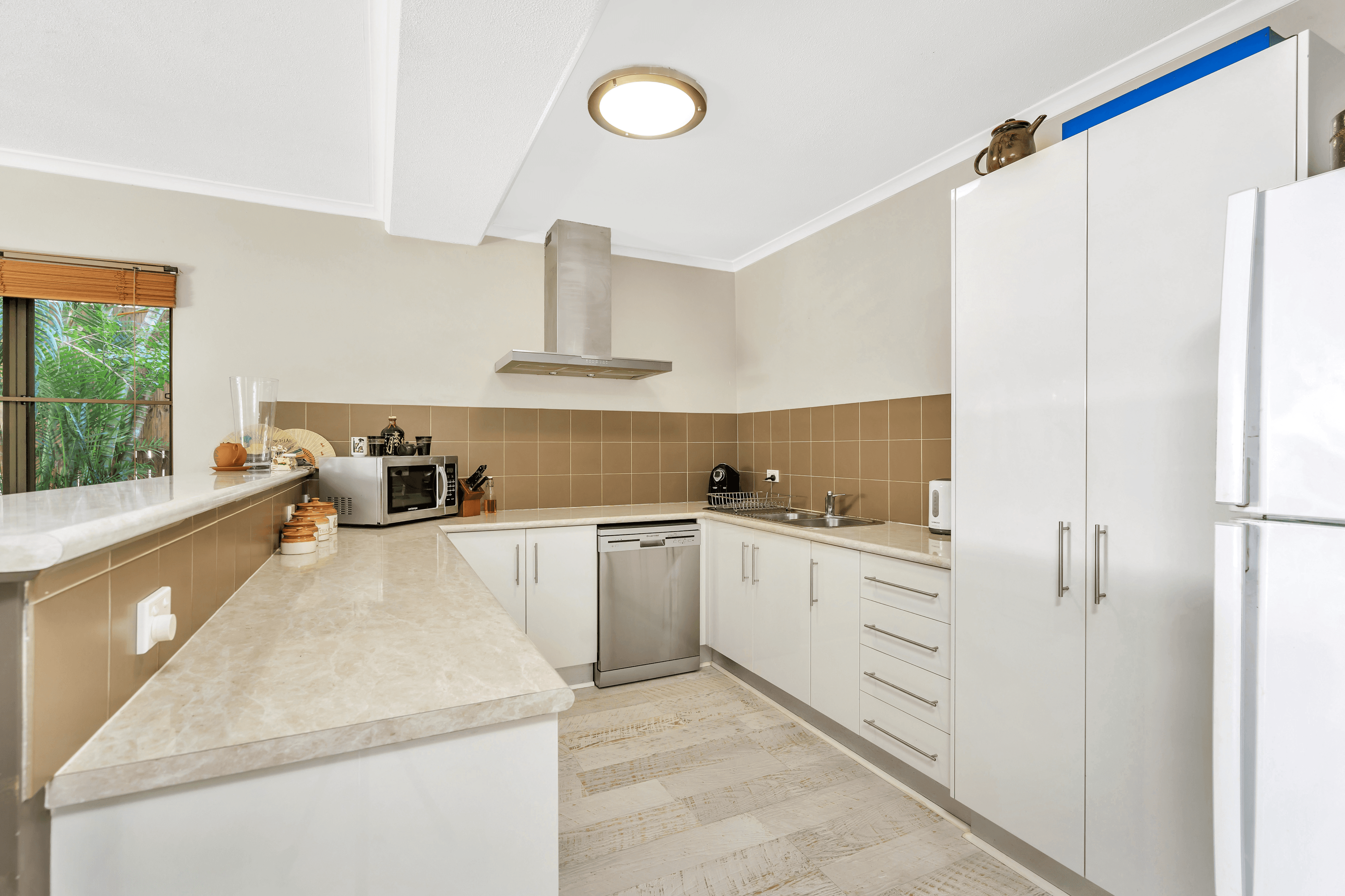 12 Bayview Street, BAYVIEW HEIGHTS, QLD 4868