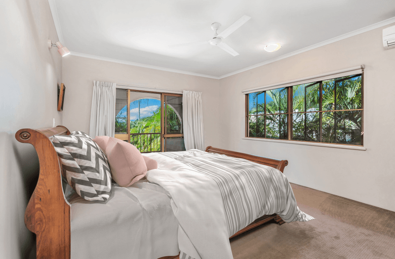 12 Bayview Street, BAYVIEW HEIGHTS, QLD 4868