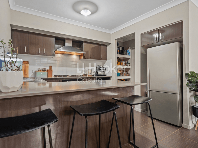 6 Myall Street, GREGORY HILLS, NSW 2557