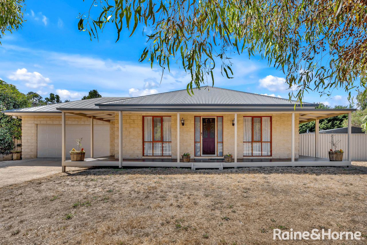 4 Grandview Close, RIDDELLS CREEK, VIC 3431