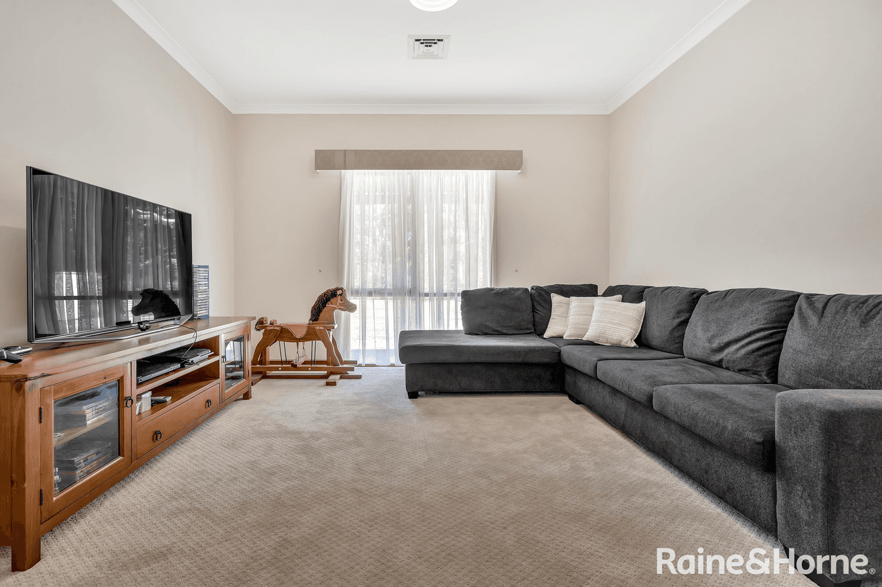 4 Grandview Close, RIDDELLS CREEK, VIC 3431