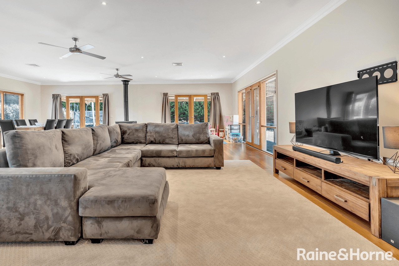 4 Grandview Close, RIDDELLS CREEK, VIC 3431