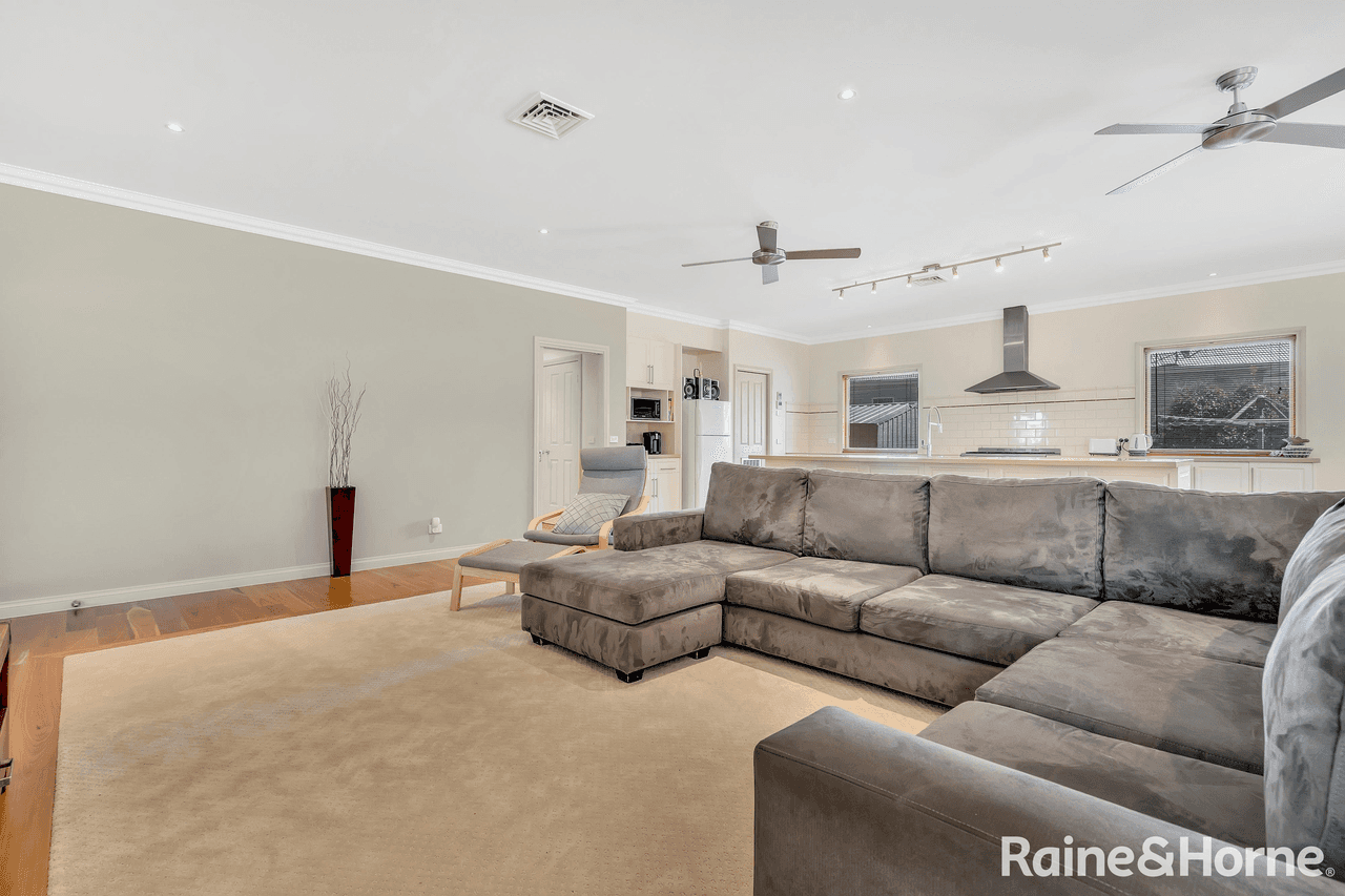 4 Grandview Close, RIDDELLS CREEK, VIC 3431