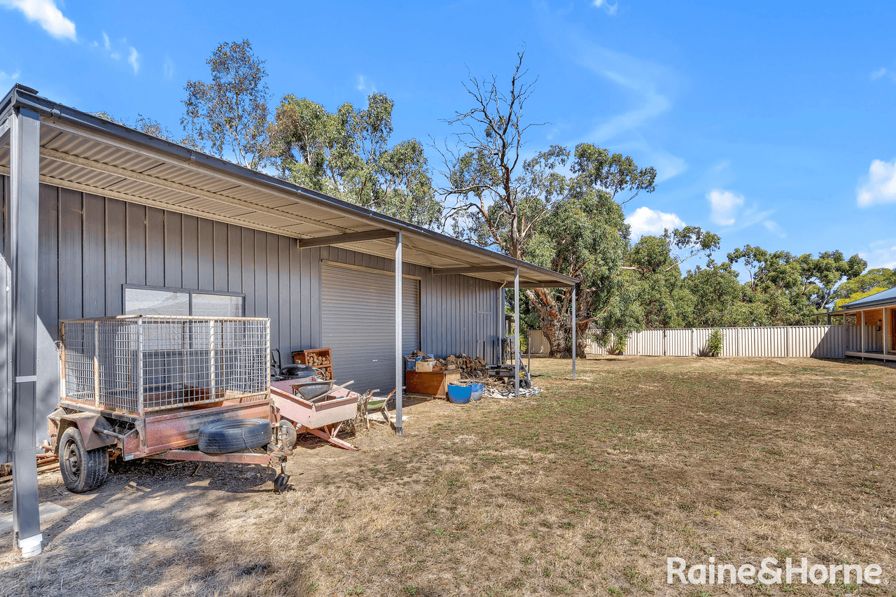 4 Grandview Close, RIDDELLS CREEK, VIC 3431