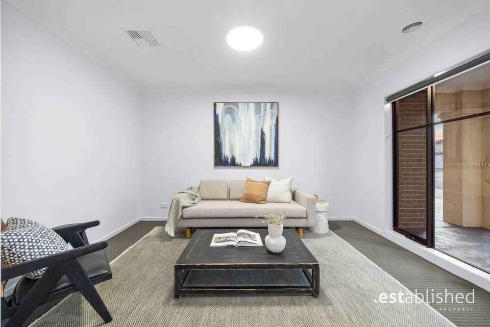 24 Haslewood Street, POINT COOK, VIC 3030