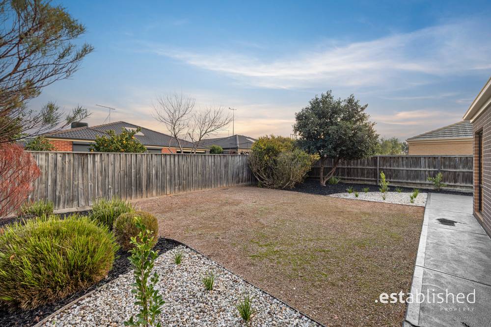 24 Haslewood Street, POINT COOK, VIC 3030