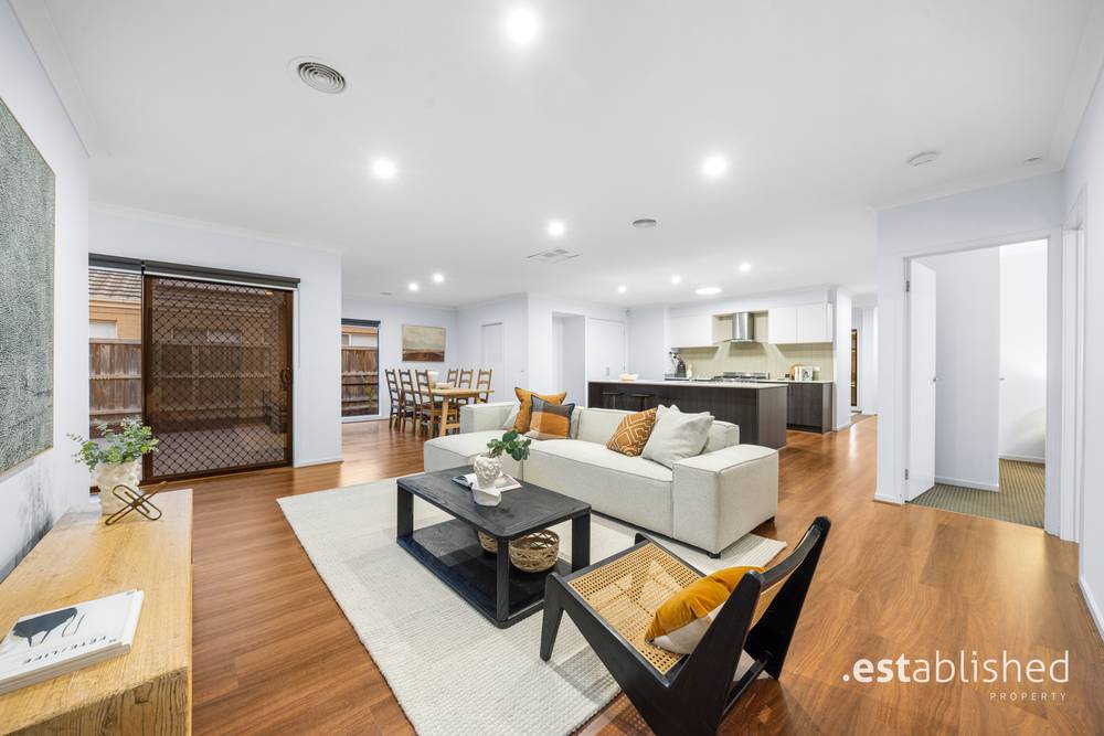 24 Haslewood Street, POINT COOK, VIC 3030
