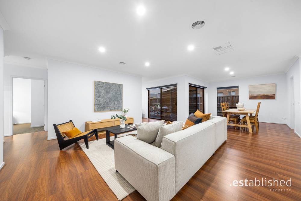 24 Haslewood Street, POINT COOK, VIC 3030
