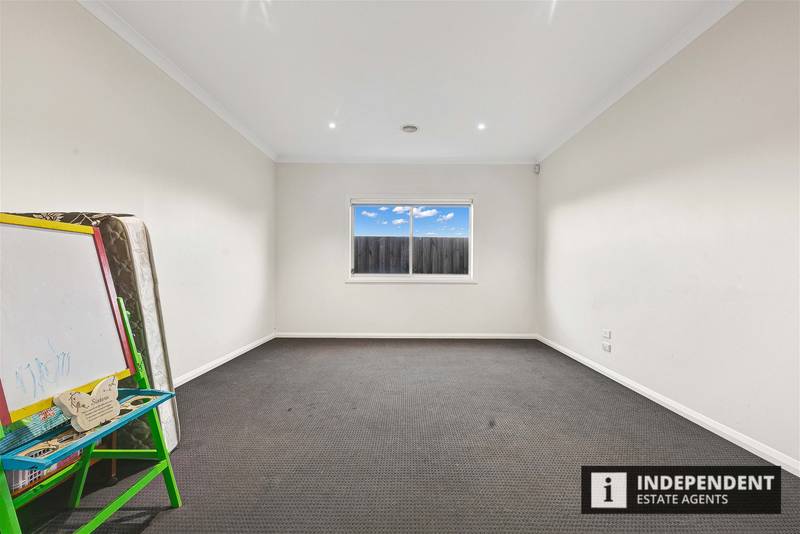 16 Hedgerow Avenue, BROOKFIELD, VIC 3338